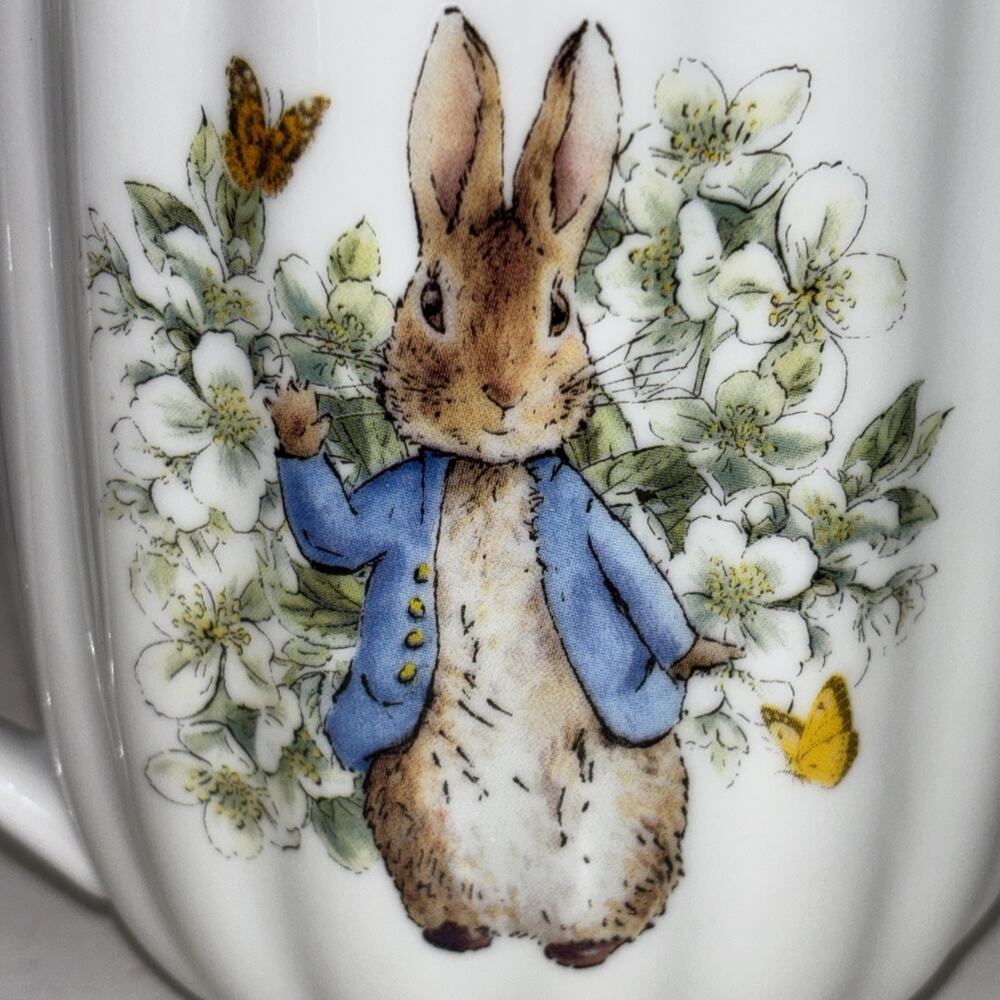 Peter Rabbit Coffee Mug Spring Flower Beatrix Potter Scalloped Gold Rim 14oz NEW - Picture 4 of 4